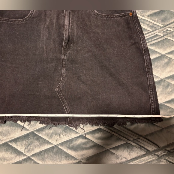 Riders by Lee black Denim skirt with raw hem, size 10 - Picture 10 of 10